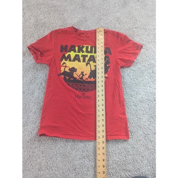 Hakuna Matata Lion King Red Sunset Shirt Tee Womens Small - Picture 2 of 5